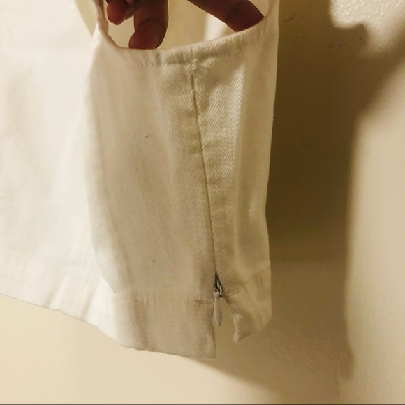 Aritzia Wilfred V neck cropped top side zipper - Picture 5 of 6